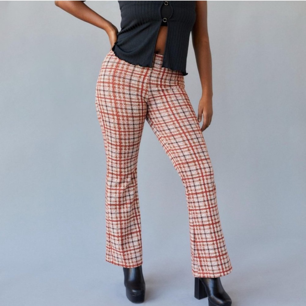💕 URBAN OUTFITTER Bryn high rise plaid pull on flare pant size M, stretch